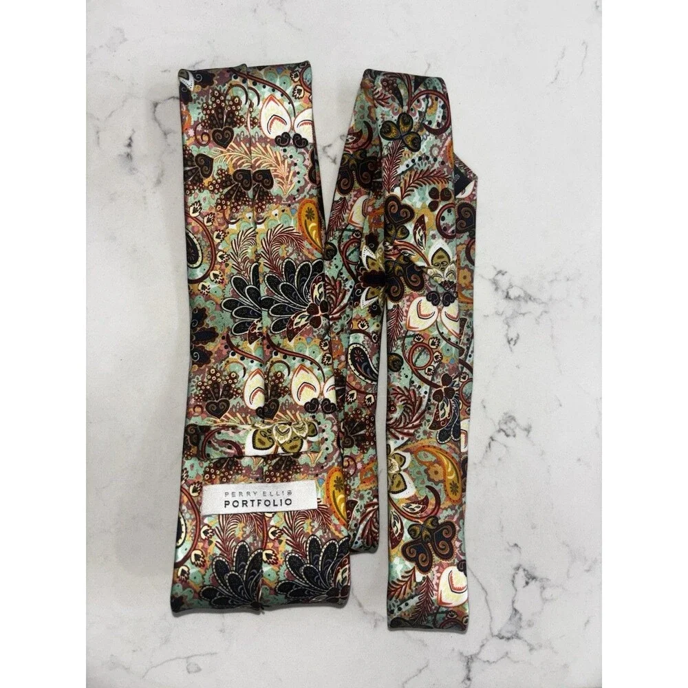 Perry Ellis Portfolio Men's Tie Multicolor Paisley Pointed